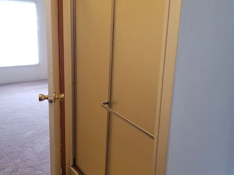 944 Hollywood Dr — Photo 11