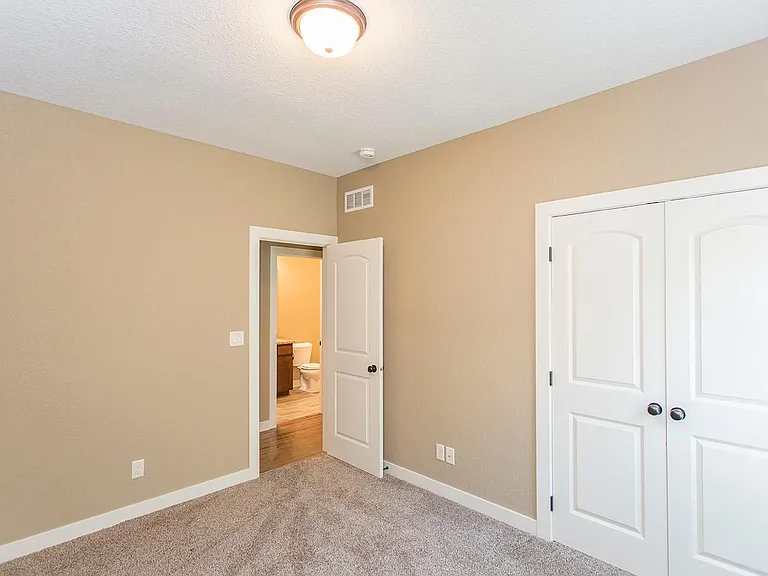 1659 Glade Dr SW — Photo 7