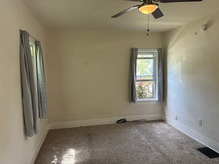 353 Harris St — Photo 24