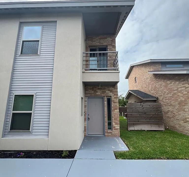 7701 Via Del Mar Cir #B-4