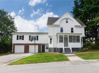 44 Dunedin St, Cranston, RI 02920