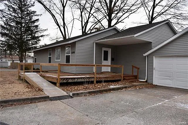 1208 McKinley St photo 1