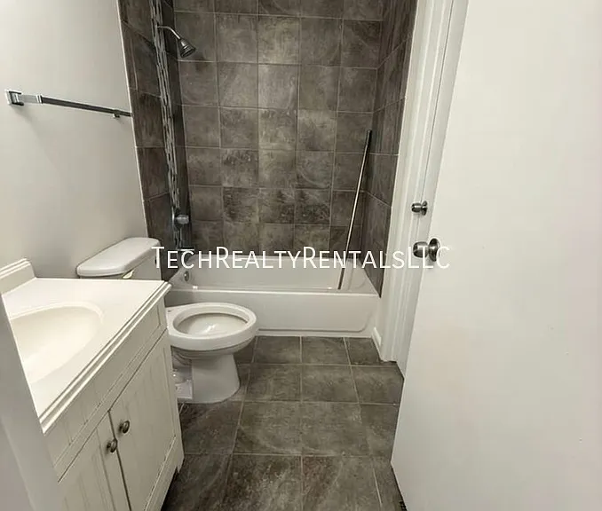 9432 Lexington Cir #G-1 — Photo 24