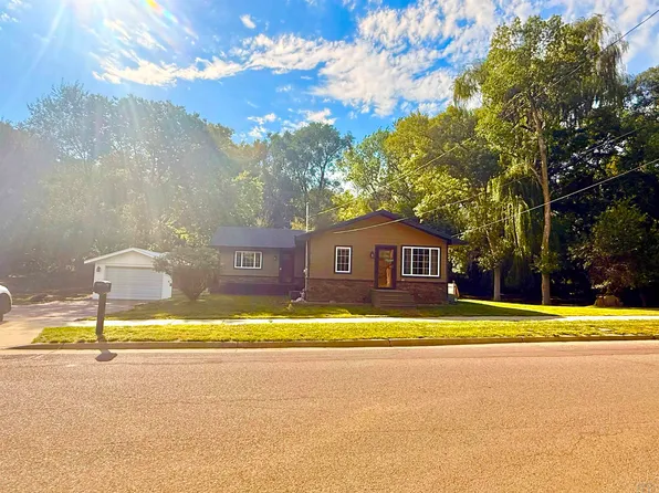 1445 Burton St, Sioux City, IA 51103