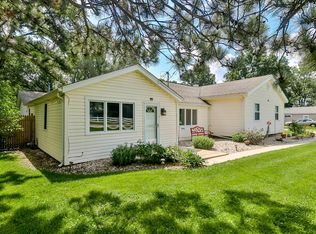 7593 Old River Rd, Rockford, IL 61103