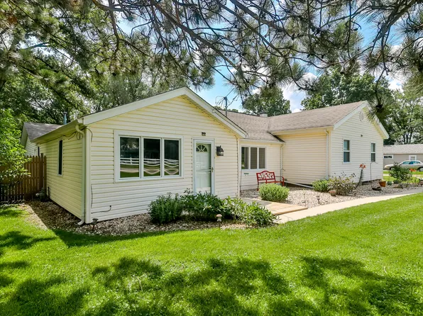 7593 Old River Rd, Rockford, IL 61103