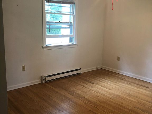 3rd image of 11 Kenalcon Dr