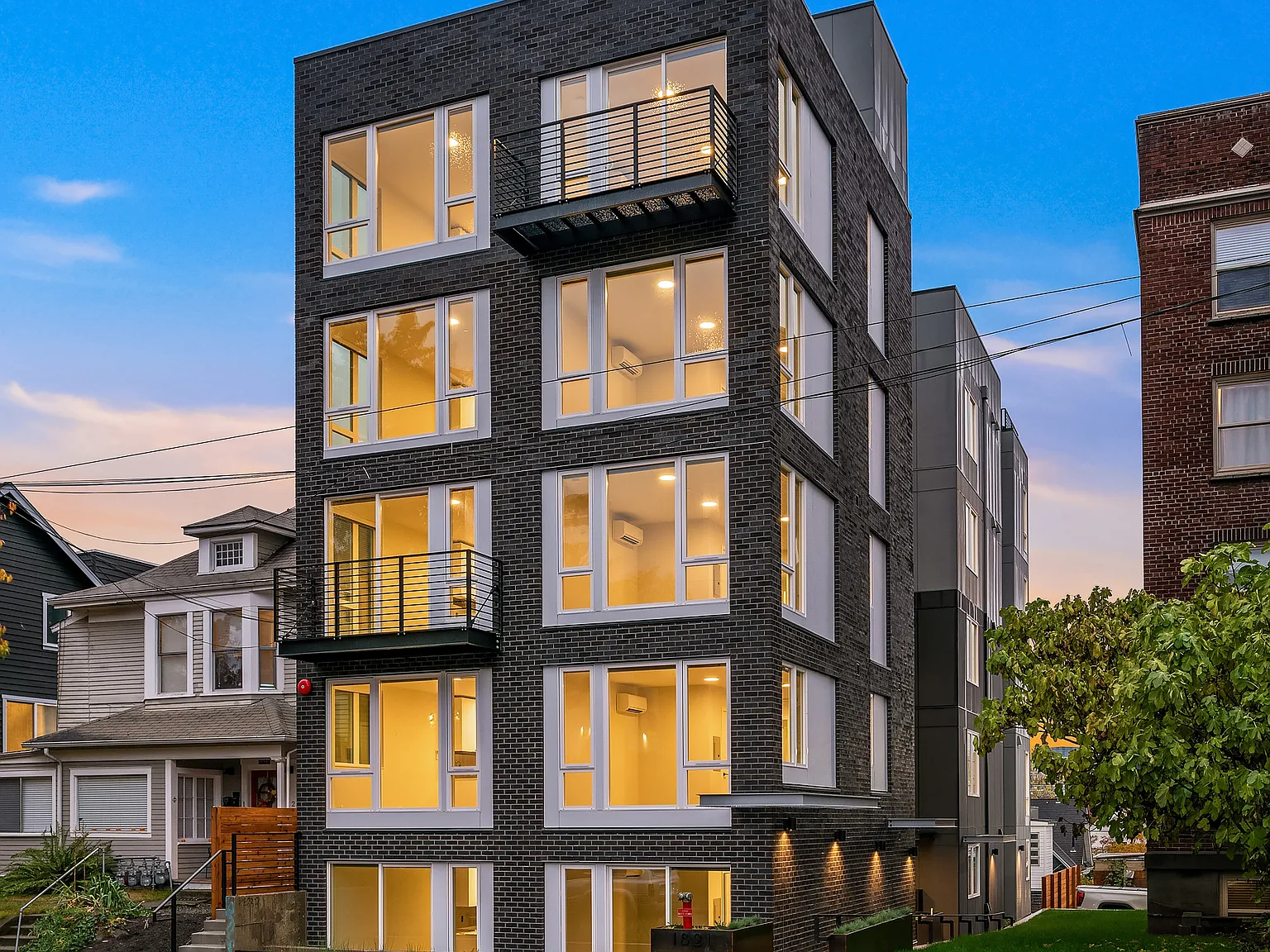 1821 13th Ave — Photo 1