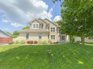 2367 N University Dr, Waukesha, WI 53188