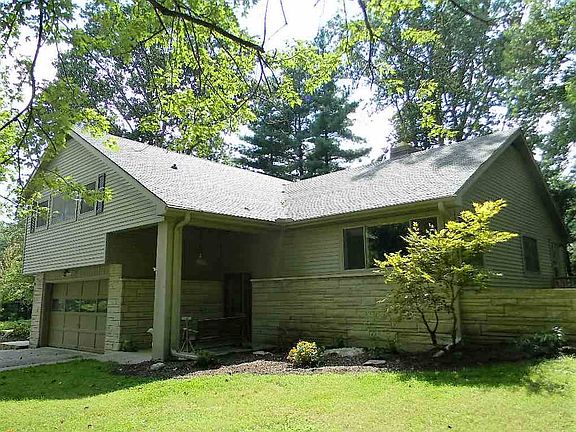 2nd image of 150 W Wayside Dr