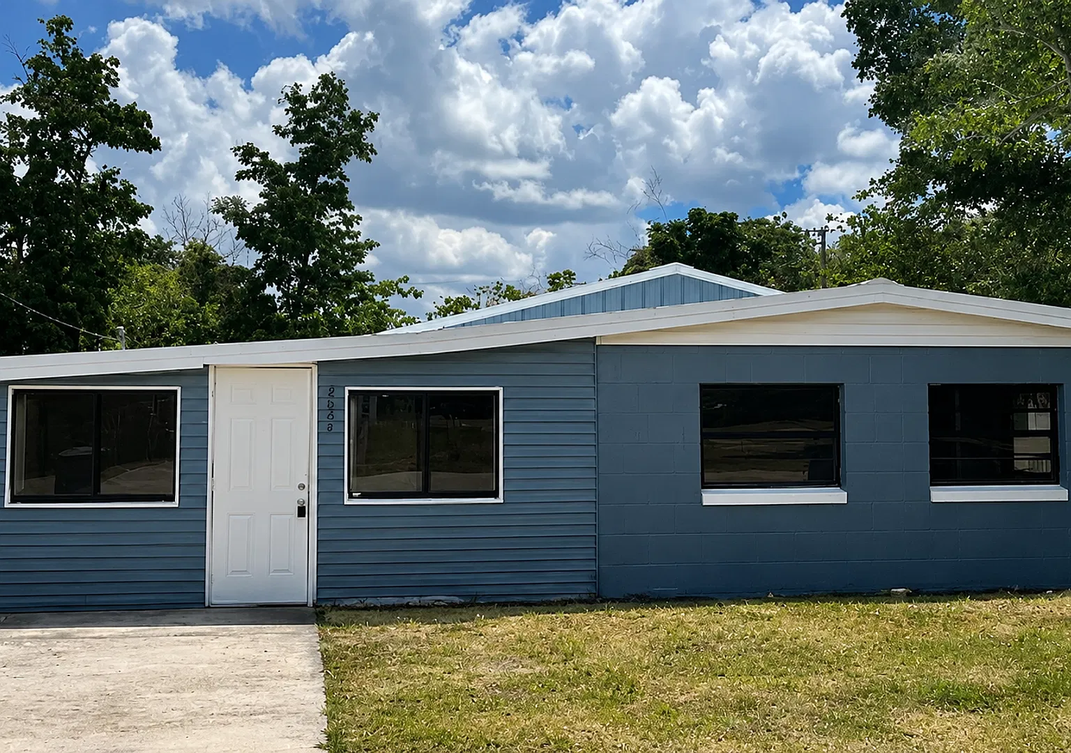 Spacious Remodeled 4br/1ba Home With Two Bonus Rooms! — Photo 1