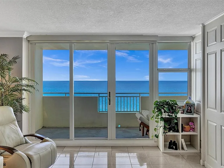 3180 S Ocean Dr #1504 — Photo 3