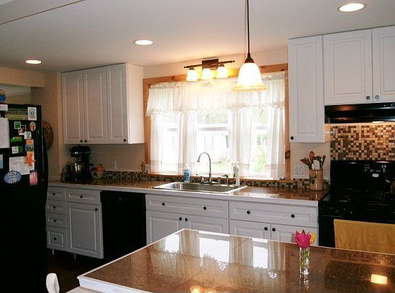 5th image of 301 N Water St