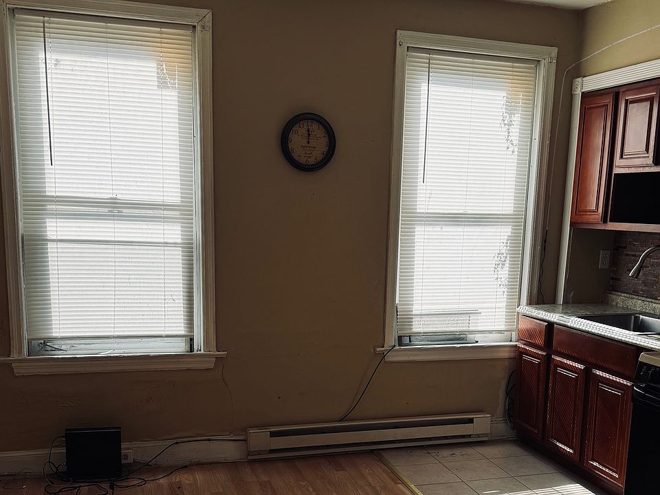 1st image of 2547 W Dakota St