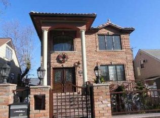 1425 140th St, Whitestone, NY 11357