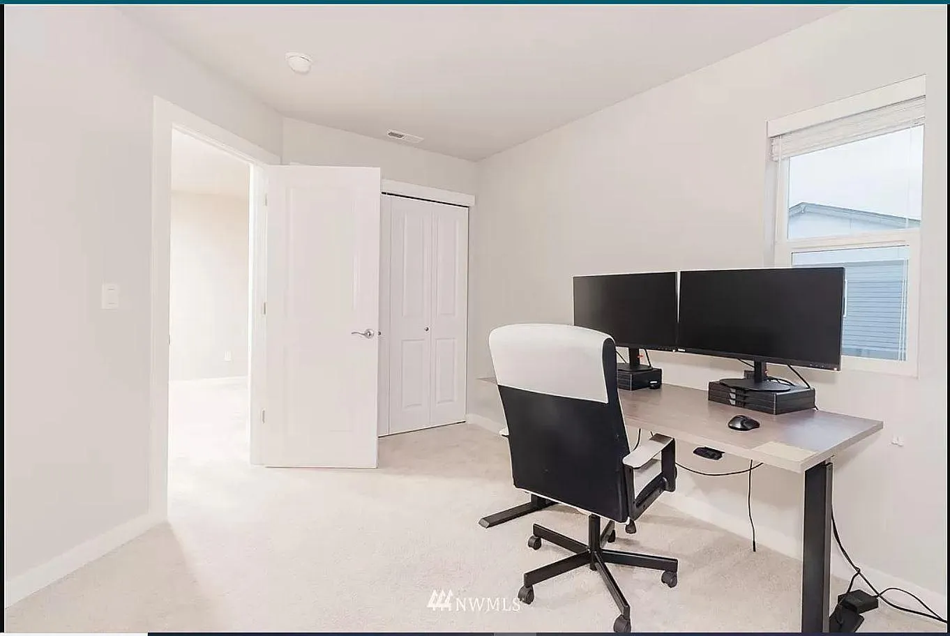 3 bed, 2.5 bath, 1816 sqft, $3,150 — Photo 4