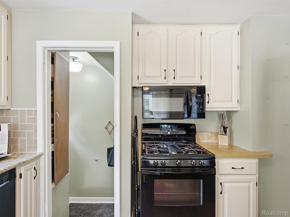 475 E Marshall St, photo 16