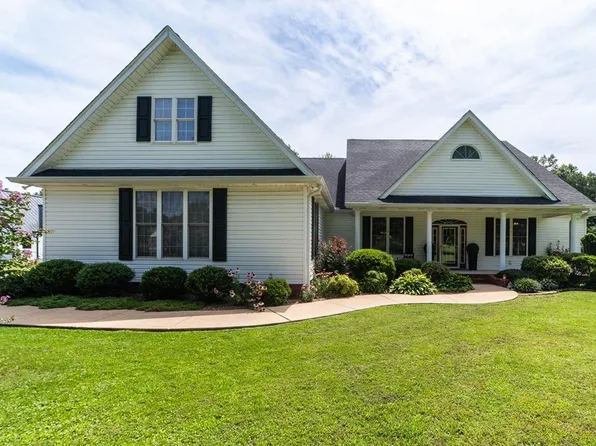 390 Carmen Dr, Paris, TN 38242
