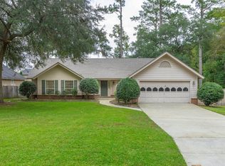 418 Club Dr, Hinesville, GA 31313