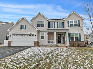 8913 Pearsall Dr, Huntley, IL 60142