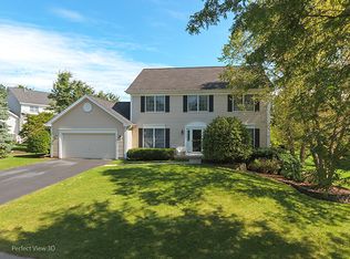 1137 Pember Cir, Dundee, IL 60118