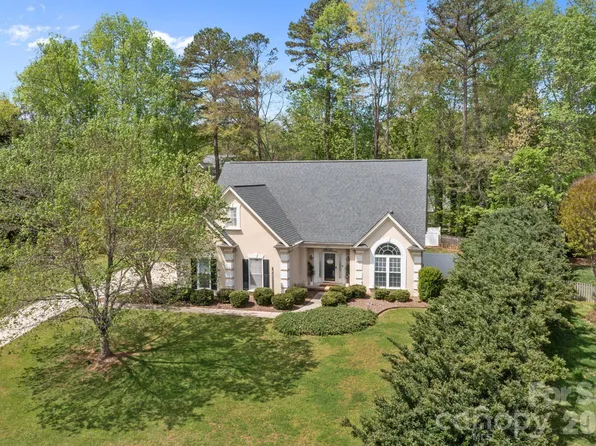 1451 Pine Needle Ln, Mooresville, NC 28115