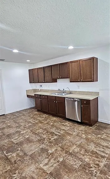 240 Solis Dr — Photo 7