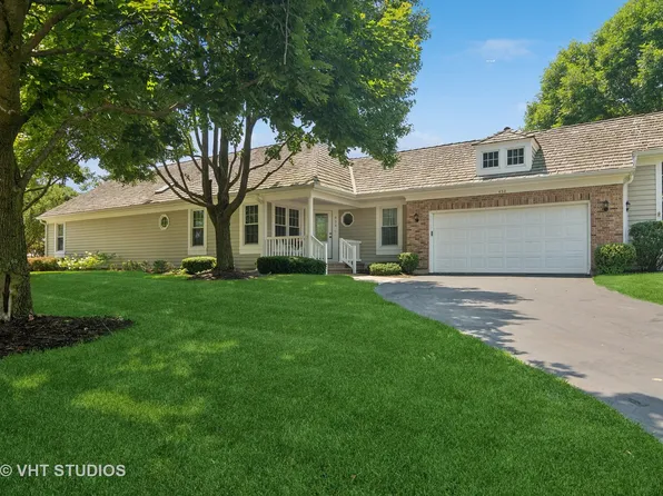 454 Park Barrington Dr, Barrington, IL 60010