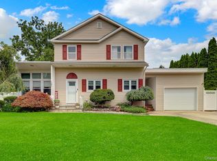 121 Wright Avenue, Deer Park, NY 11729
