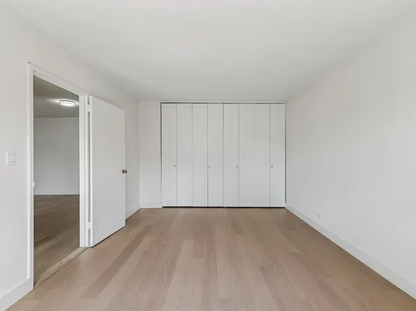 1520 York Avenue image 12 of 19