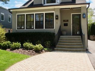 2003 Chestnut Ave, Wilmette, IL 60091