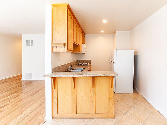 4th image of 222 Washington Ave APT 9