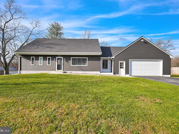 6146 Pine Rd, Thomasville, PA 17364