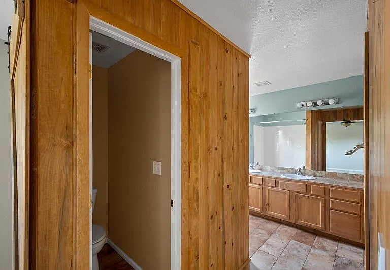 4635 W 63rd Pl — Photo 15