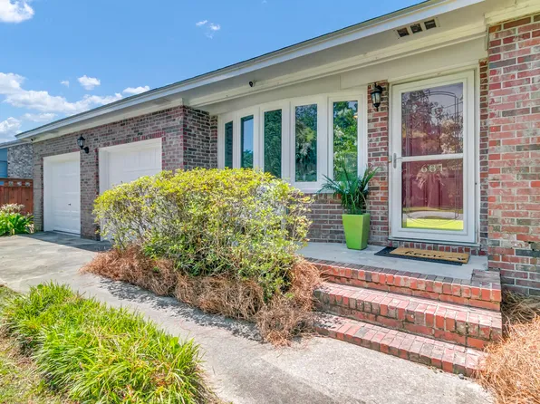 681 Port Cir, Charleston, SC 29412