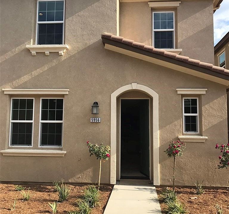 1st image of 5956 Silveira St