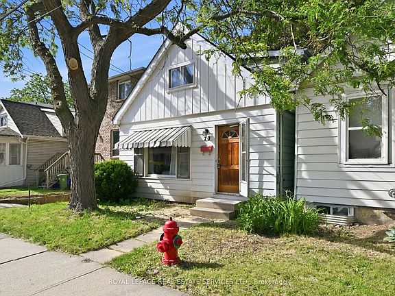 4th image of 70 Ward Ave