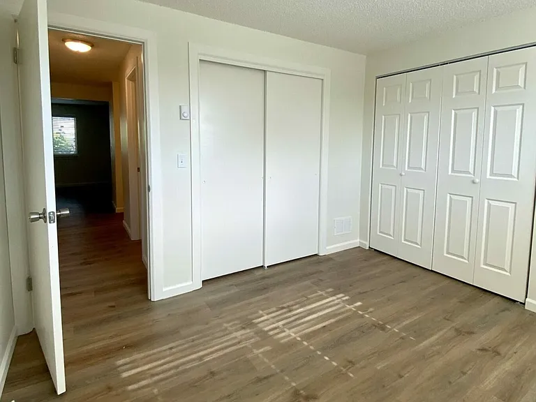 Timberlane Apartments — Photo 15