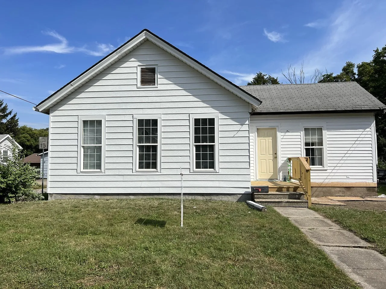 713 W Jackson St photo 1