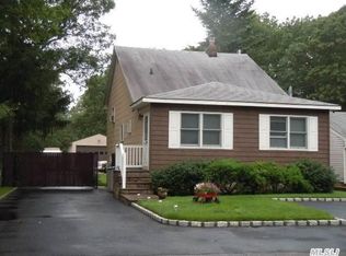 130 Dare Rd, Selden, NY 11784