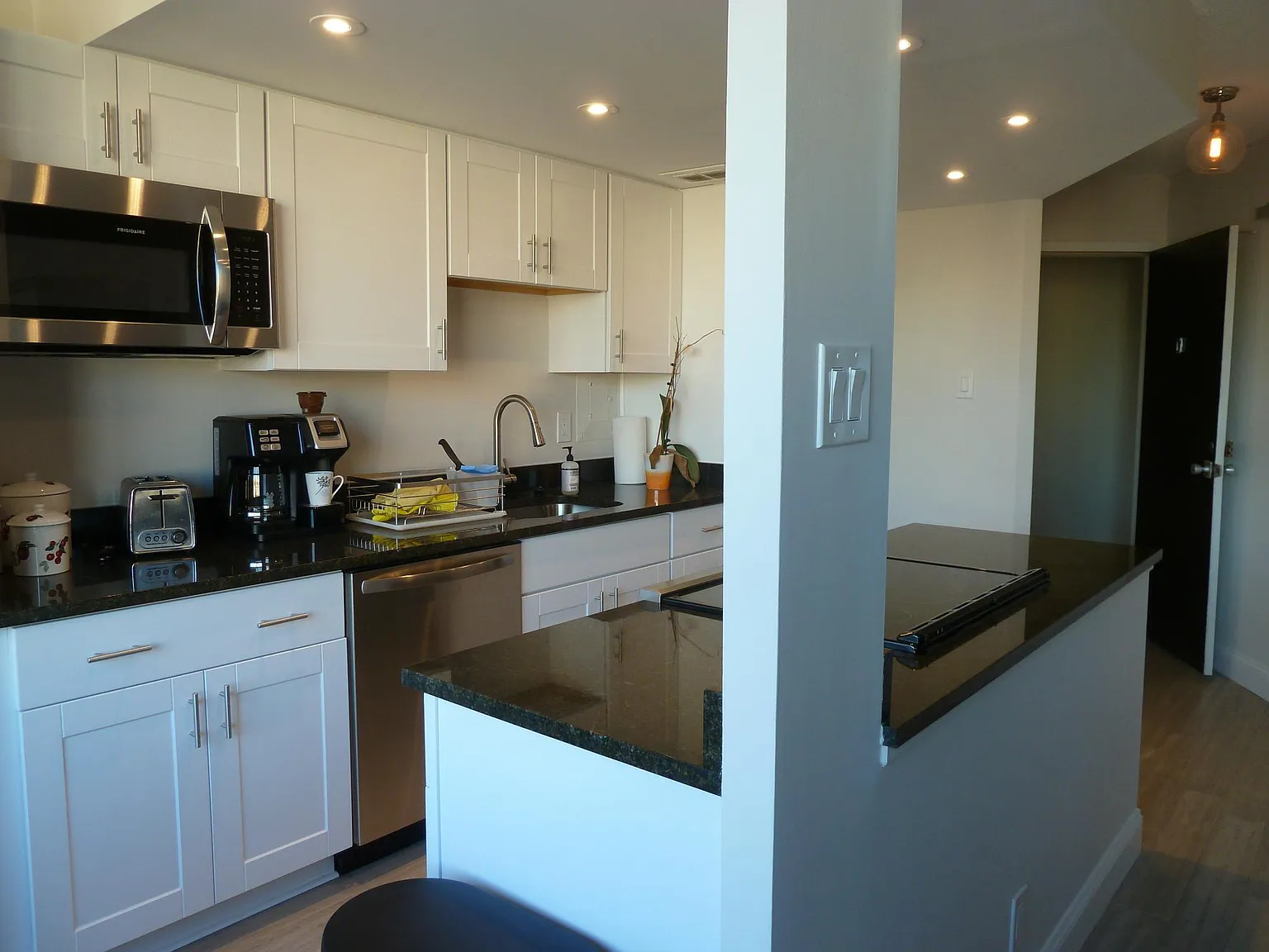 2201 L Street — Photo 3