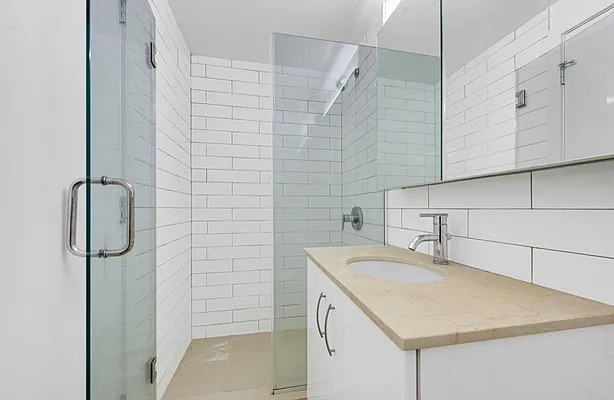 Rented by REAL New York | media 23