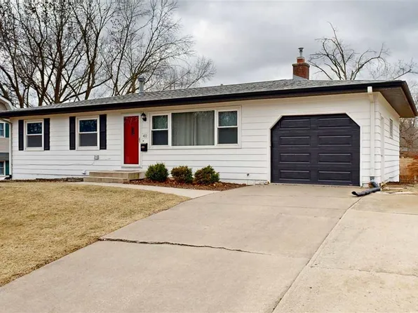 411 Kenwood Dr, Iowa City, IA 52245