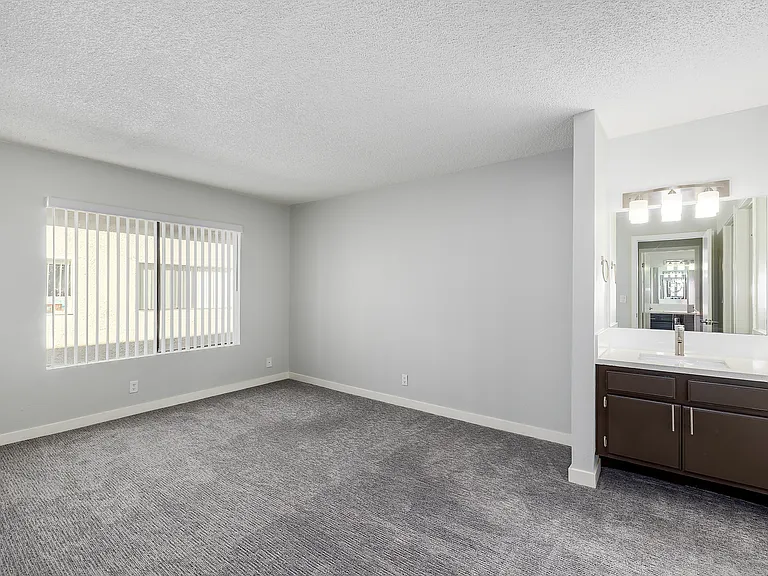 13929 Vanowen St — Photo 10