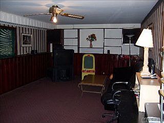 3rd image of 724 Glenridge Ln