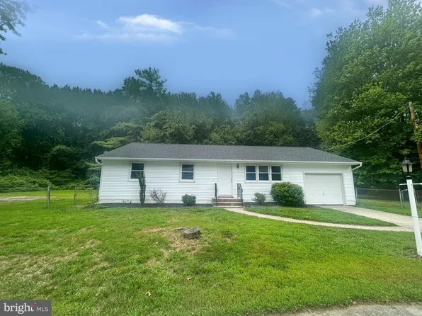 12 Johnstone St, Pennsville, NJ 08070