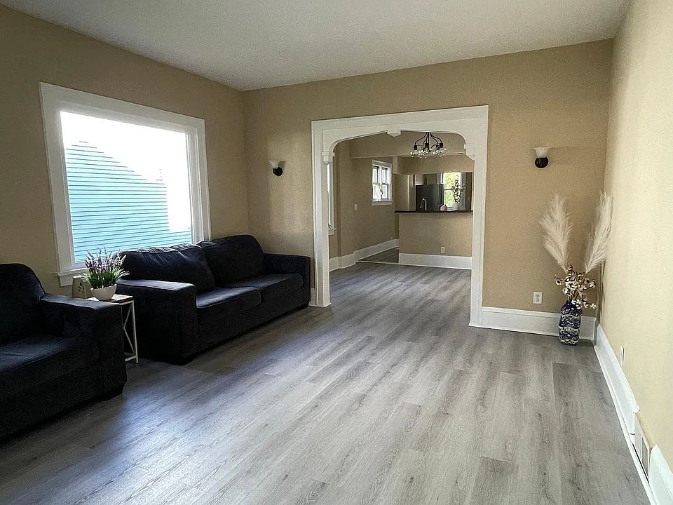 1st image of 482 Edmund Ave
