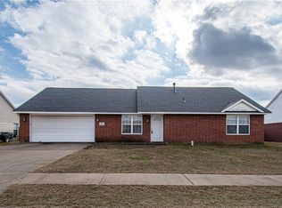 381 Jeanne Dr, Springdale, AR 72764
