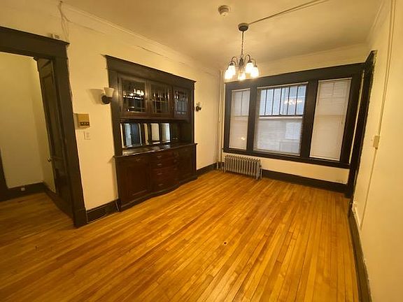 2nd image of 712 W Franklin Ave #12