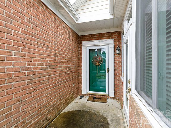 4th image of 11349 Olde Turnbury Ct